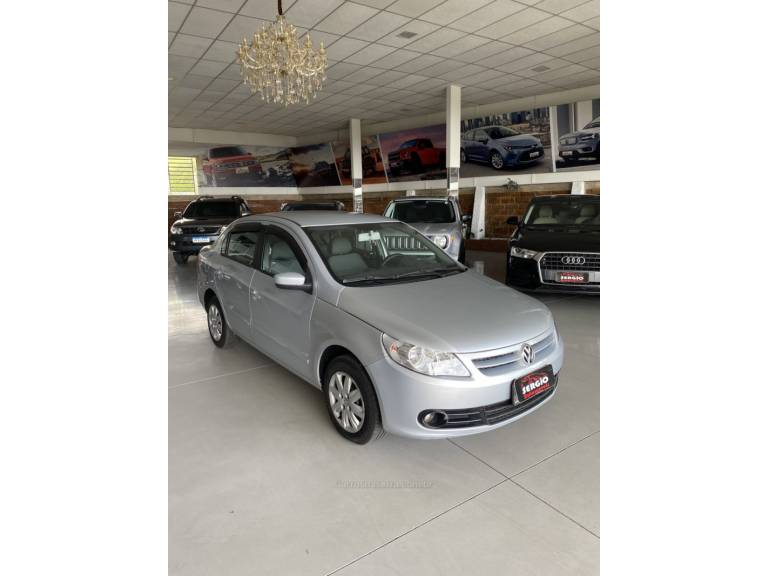 VOLKSWAGEN - VOYAGE - 2010/2011 - Prata - R$ 38.900,00