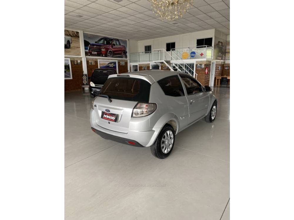 FORD - KA - 2013/2013 - Prata - R$ 29.900,00