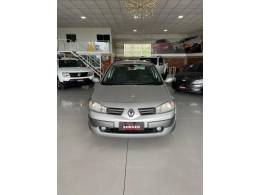 RENAULT - MÉGANE - 2010/2011 - Prata - R$ 35.900,00