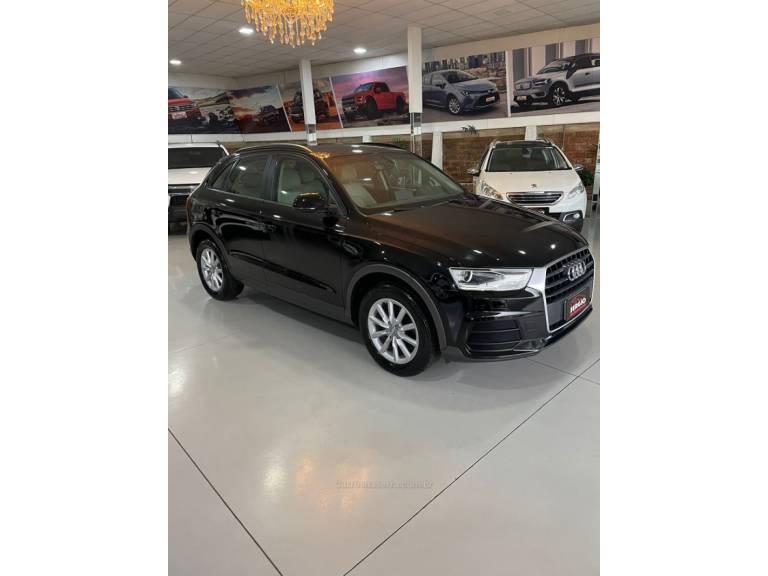 AUDI - Q3 - 2017/2018 - Preta - R$ 112.900,00